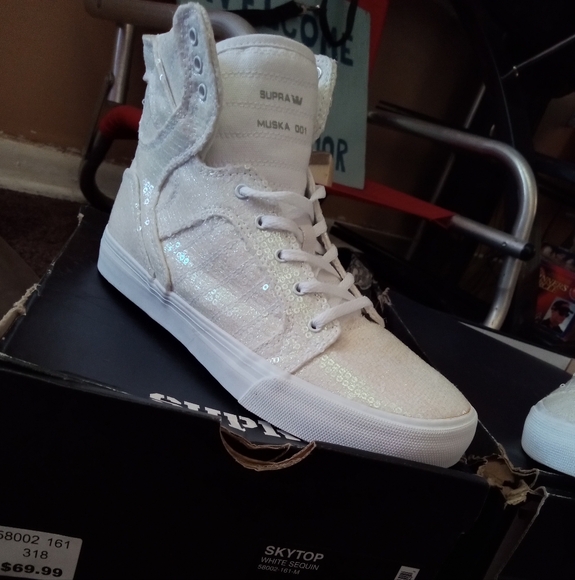 Shoes - Picture 4 of 5